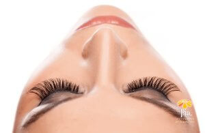 Eyelash Extensions: Guide to Effortlessly Beautiful Lashes