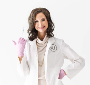 Meet Loralee Koontz: Your Expert Botox and Dysport Injector at Pia's